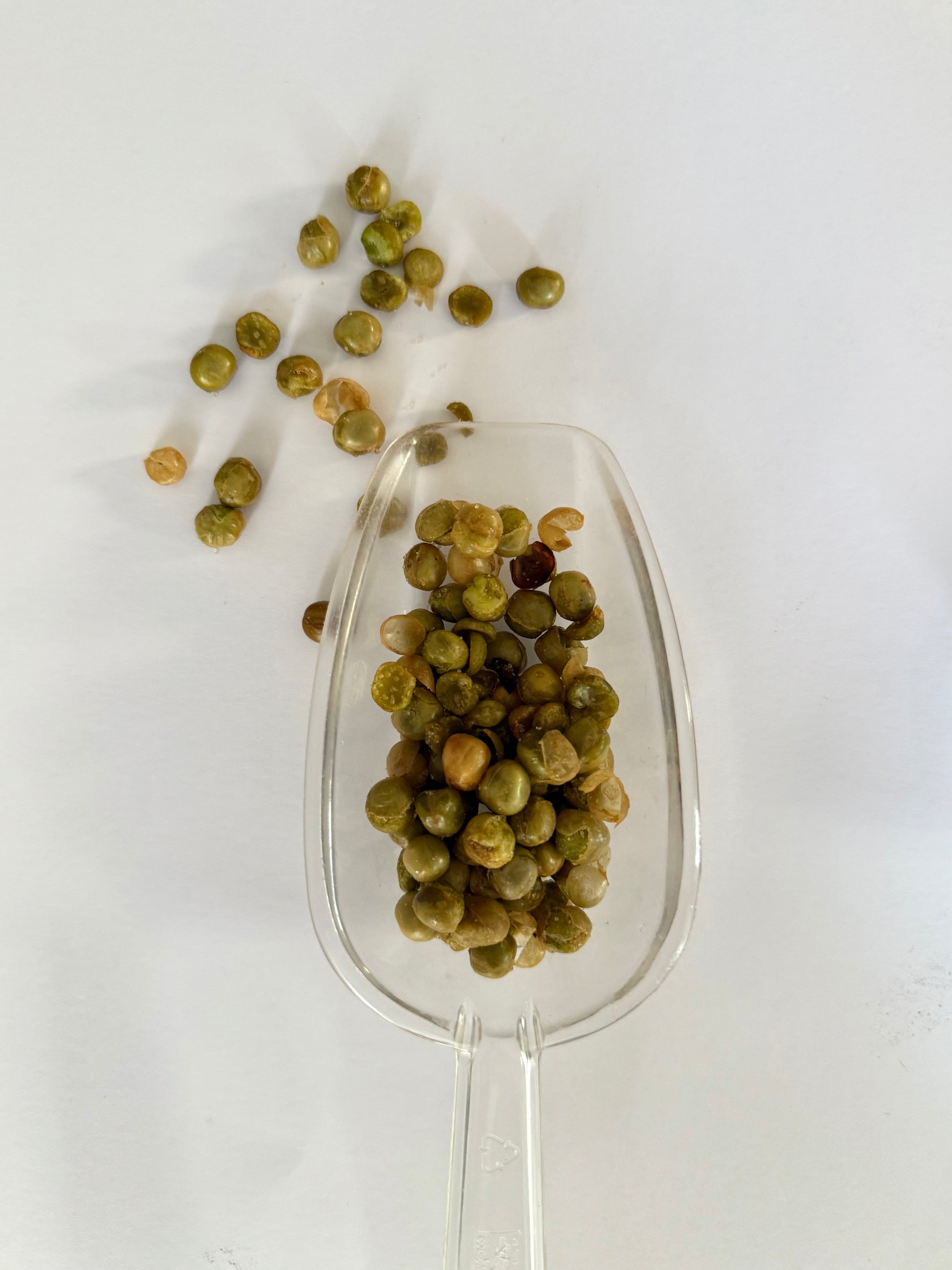 chicharo con sal y limon.