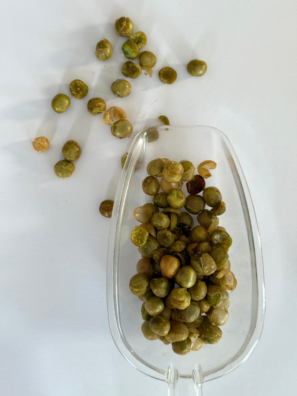 chicharo con sal y limon.